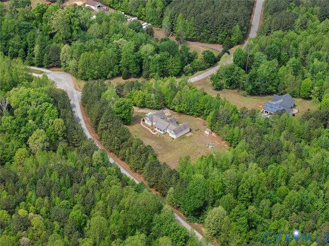 8151 Hidden Valley Ct, Amelia, VA 23002