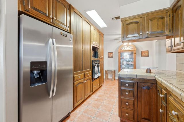 975 Salem Drive, Hanford, CA 93230