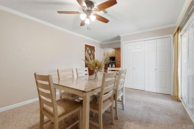 975 Salem Drive, Hanford, CA 93230