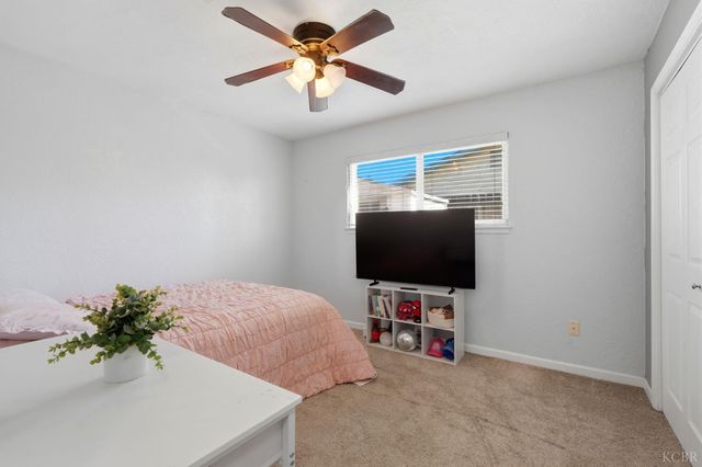 975 Salem Drive, Hanford, CA 93230