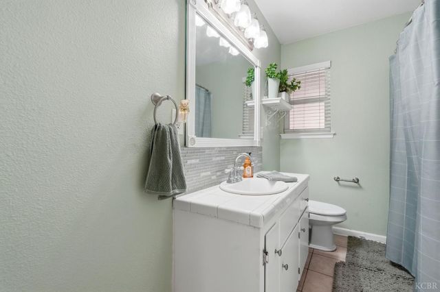 975 Salem Drive, Hanford, CA 93230