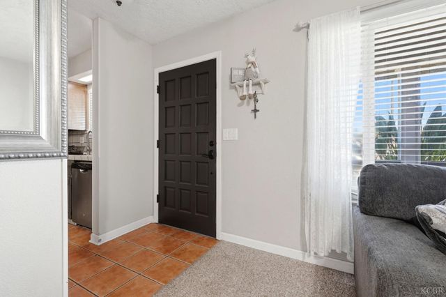 975 Salem Drive, Hanford, CA 93230