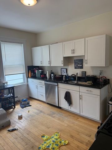 60-62 Warren Ave 2, Milton, MA 02186