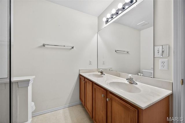 149 Bayhill Village Drive, O'fallon, MO 63368