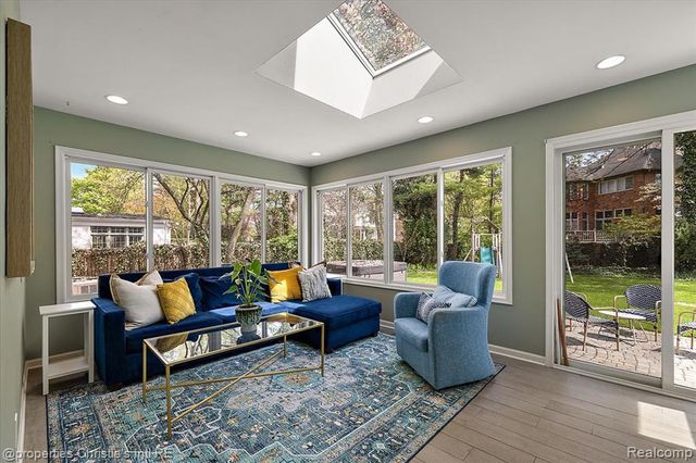 234 Lincoln Road, Grosse Pointe, MI 48230