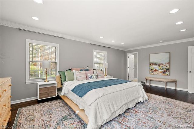 234 Lincoln Road, Grosse Pointe, MI 48230