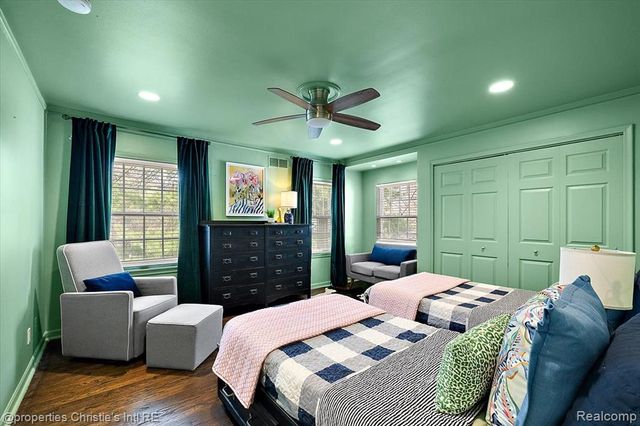 234 Lincoln Road, Grosse Pointe, MI 48230