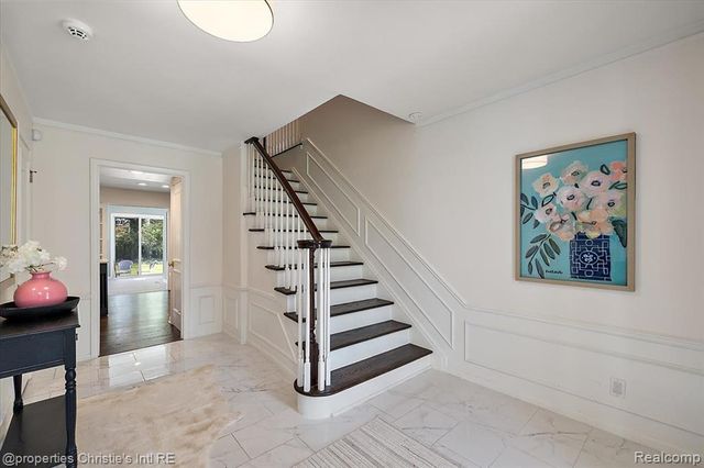 234 Lincoln Road, Grosse Pointe, MI 48230