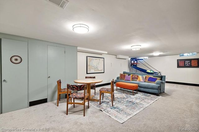 234 Lincoln Road, Grosse Pointe, MI 48230