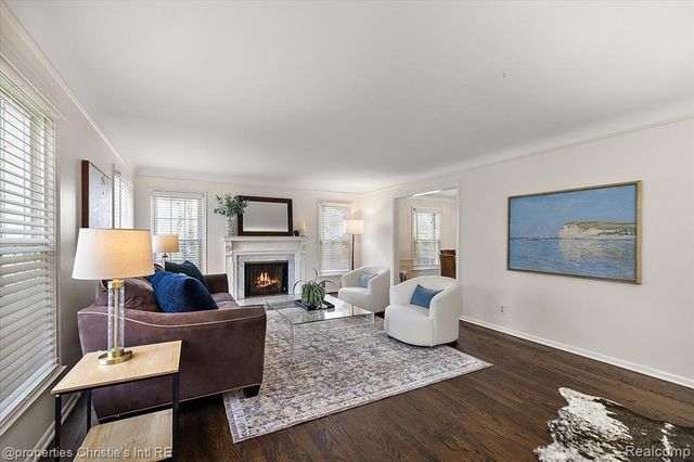 234 Lincoln Road, Grosse Pointe, MI 48230