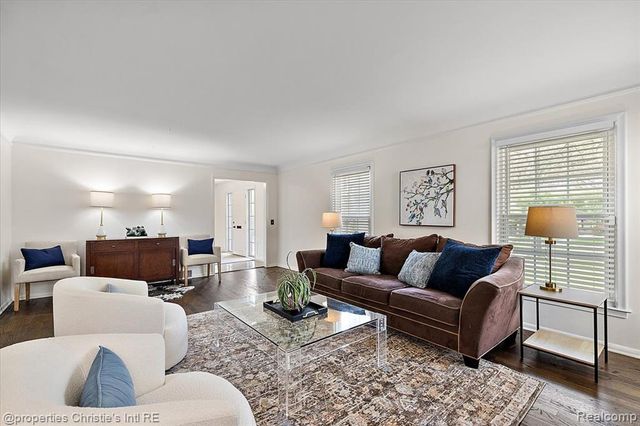 234 Lincoln Road, Grosse Pointe, MI 48230