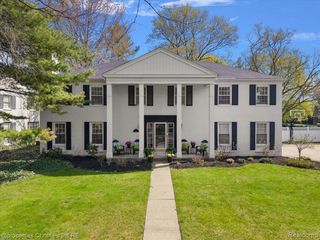 234 Lincoln Road, Grosse Pointe, MI 48230