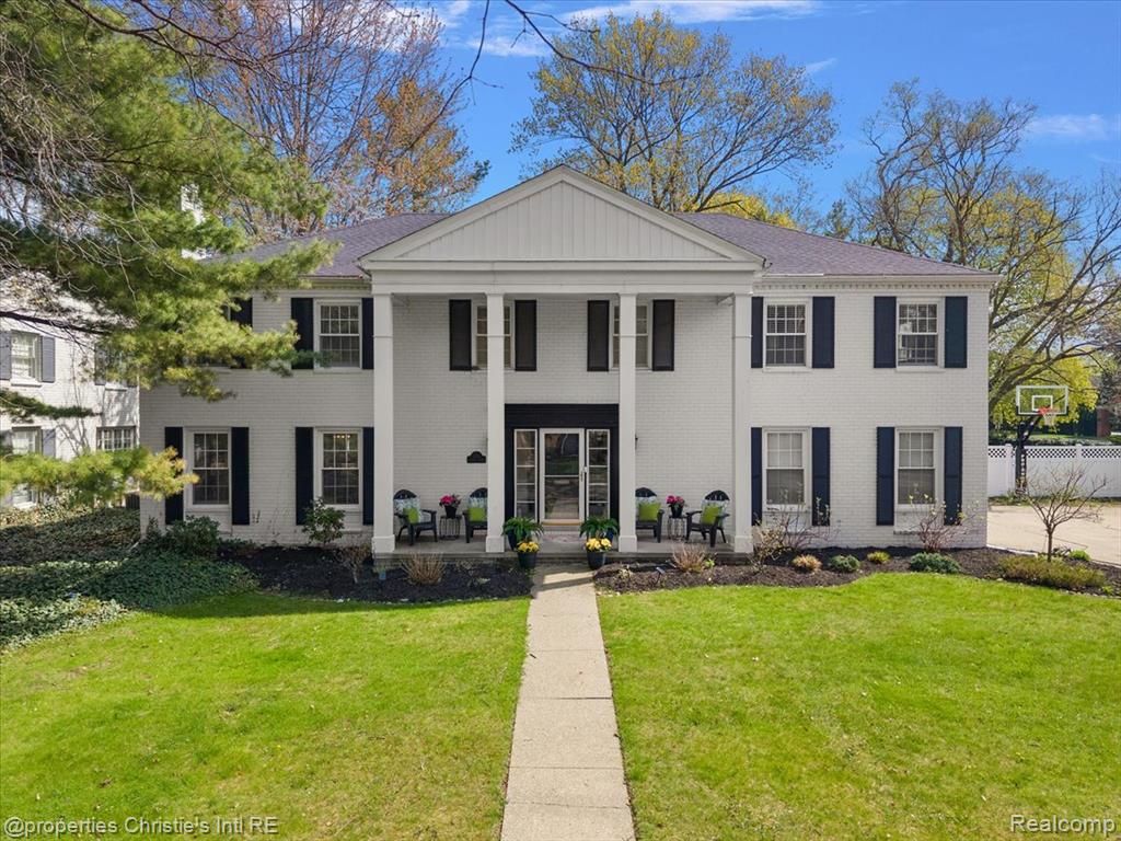 234 Lincoln Road, Grosse Pointe, MI 48230