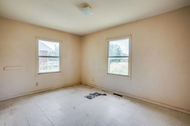 2054 N Piatt, Wichita, KS 67214