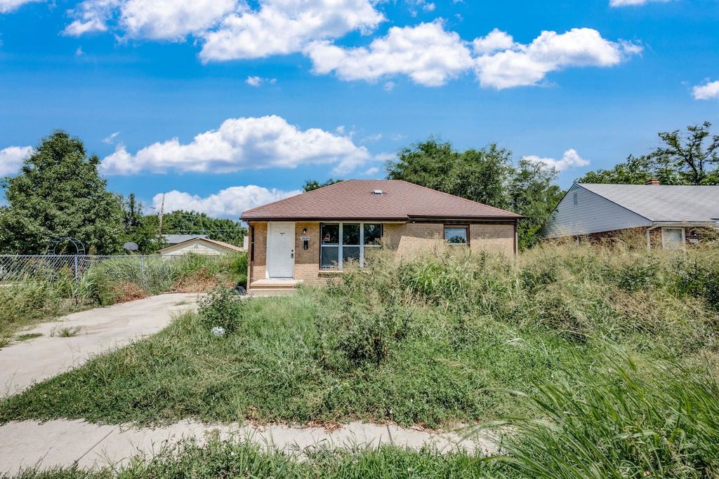2054 N Piatt, Wichita, KS 67214