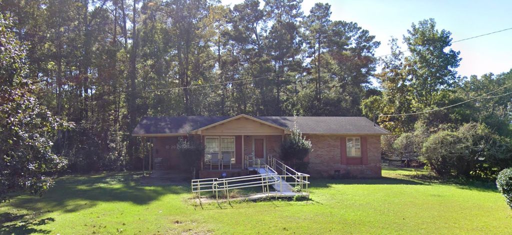 7077 Pleasant Hill Dr., Hemingway, SC 29554