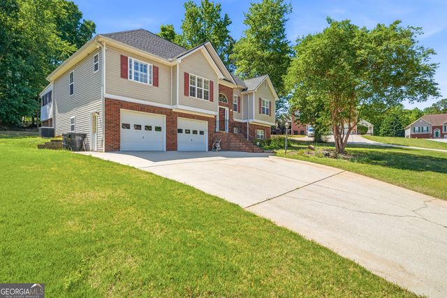 2403 Bluff Creek Overlook, Douglasville, GA 30135