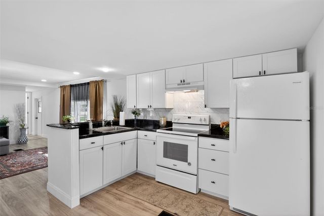 2944 PALM CIRCLE, Haines City, FL 33844