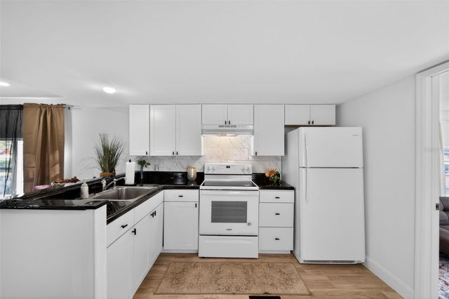 2944 PALM CIRCLE, Haines City, FL 33844