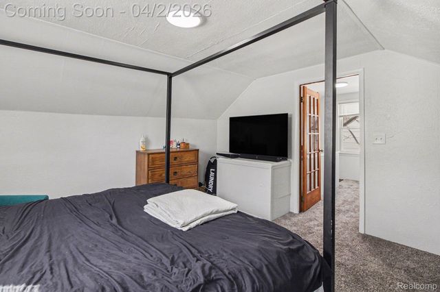 24341 Parklawn Street, Oak Park, MI 48237