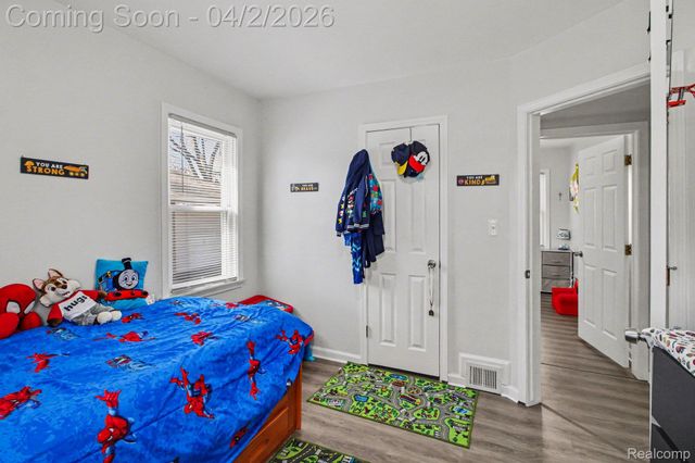 24341 Parklawn Street, Oak Park, MI 48237