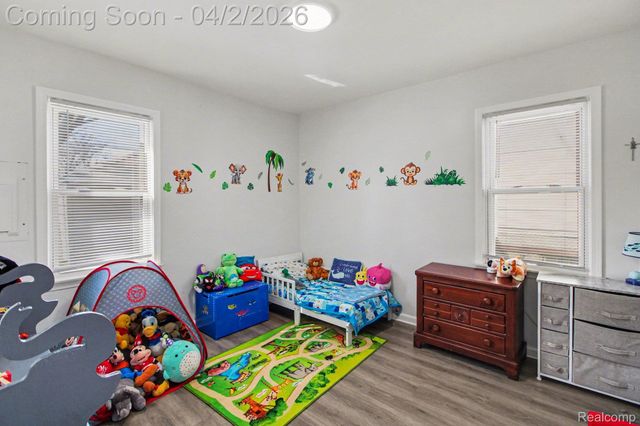 24341 Parklawn Street, Oak Park, MI 48237