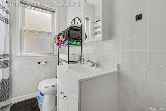 24341 Parklawn Street, Oak Park, MI 48237