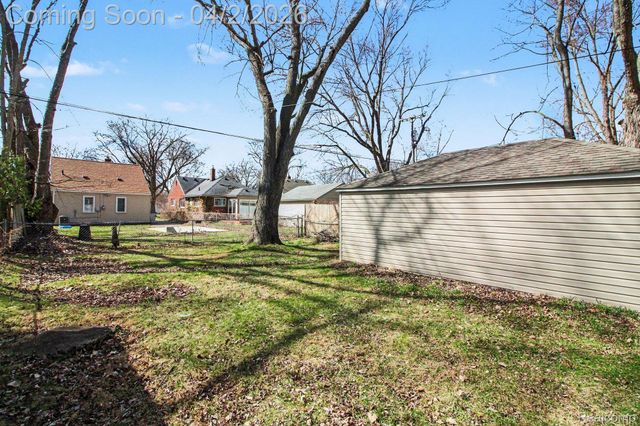 24341 Parklawn Street, Oak Park, MI 48237