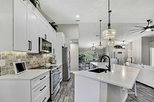 11419 OLD CRYSTAL RIVER ROAD, Brooksville, FL 34601