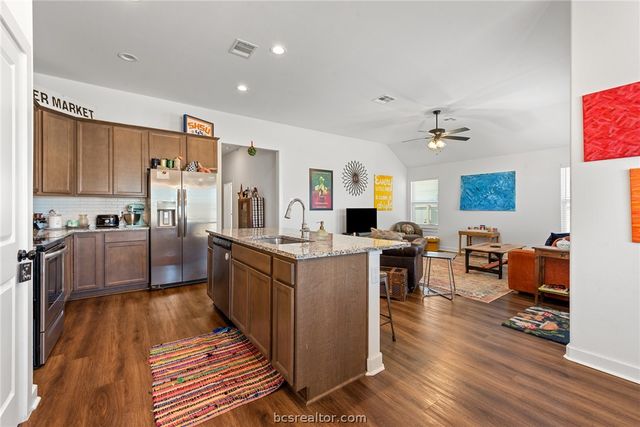 3165 Charge Lane, Bryan, TX 77808