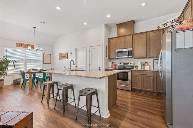 3165 Charge Lane, Bryan, TX 77808