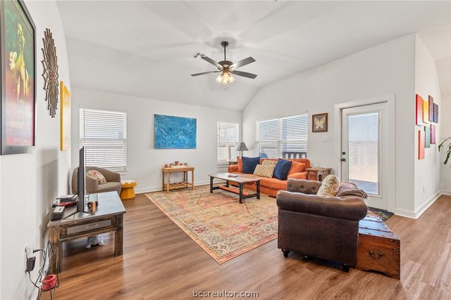 3165 Charge Lane, Bryan, TX 77808