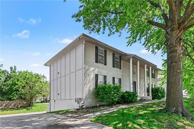 1310 NW Valley Woods Court, Grain Valley, MO 64029