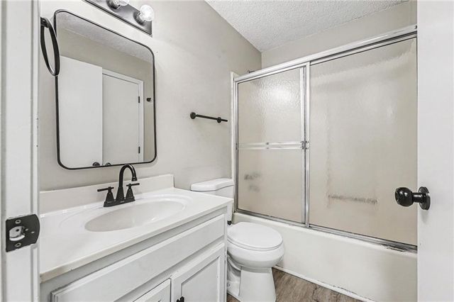 1310 NW Valley Woods Court, Grain Valley, MO 64029