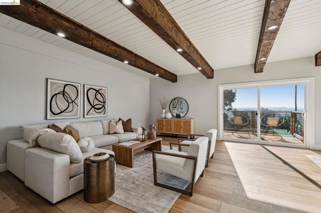 7807 7807 Outlook Ave, Oakland, CA 94605