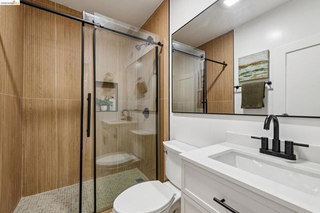 7807 7807 Outlook Ave, Oakland, CA 94605