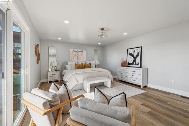 7807 7807 Outlook Ave, Oakland, CA 94605