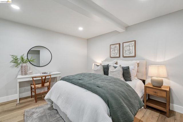 7807 7807 Outlook Ave, Oakland, CA 94605