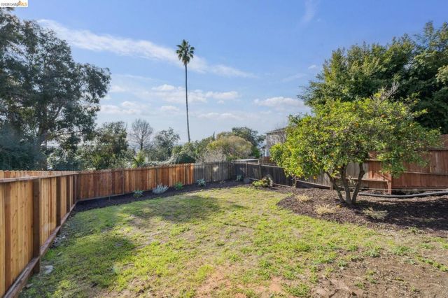 7807 7807 Outlook Ave, Oakland, CA 94605