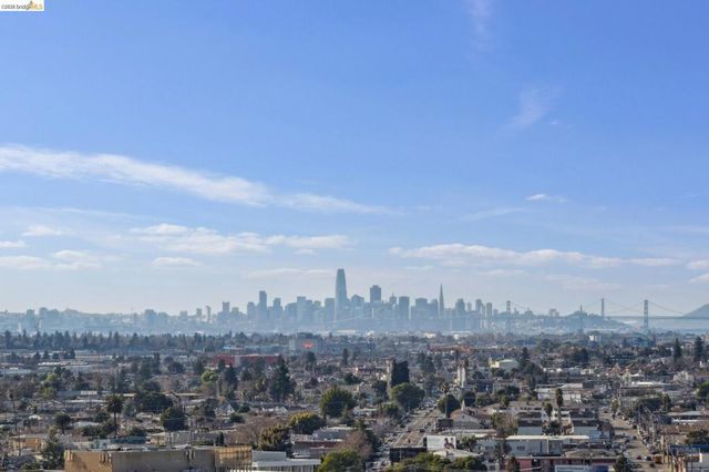 7807 7807 Outlook Ave, Oakland, CA 94605