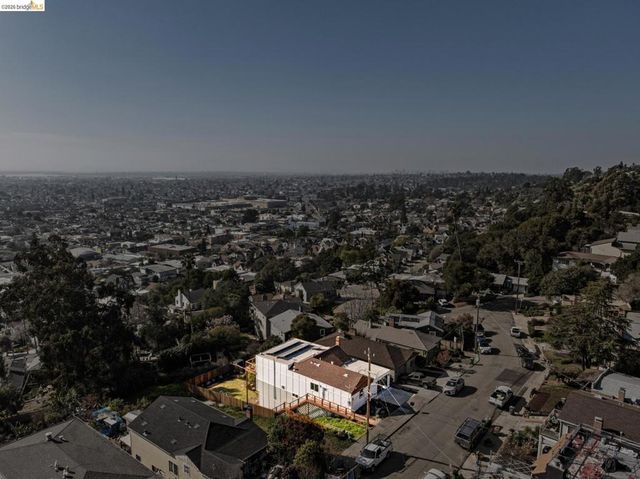 7807 7807 Outlook Ave, Oakland, CA 94605