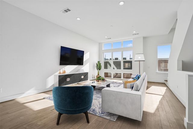 3040 Chimes Street, Dallas, TX 75219