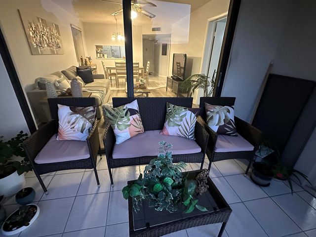 3138 Via Poinciana 317, Lake Worth, FL 33467