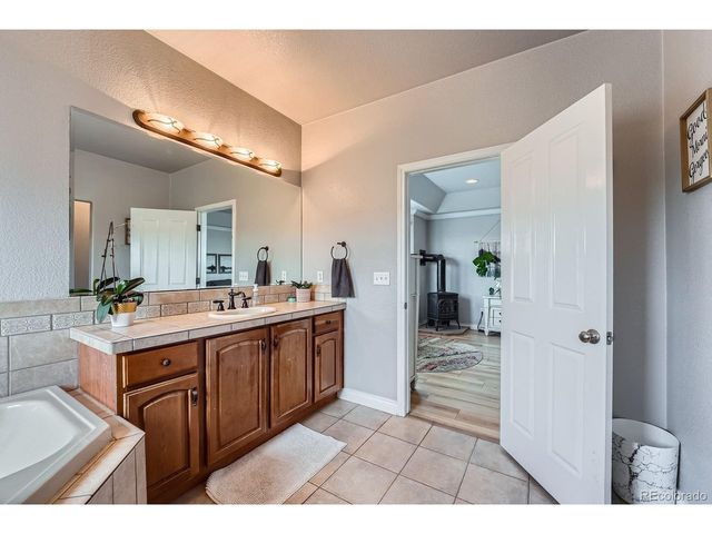 705 Antelope Dr W, Bennett, CO 80102