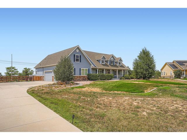 705 Antelope Dr W, Bennett, CO 80102