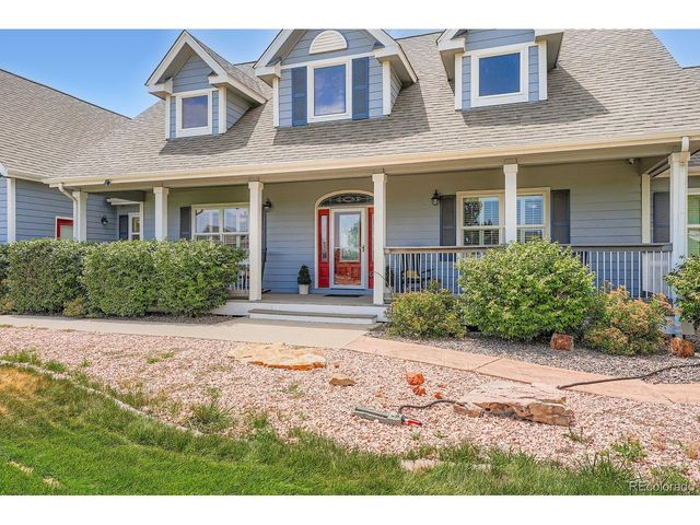 705 Antelope Dr W, Bennett, CO 80102