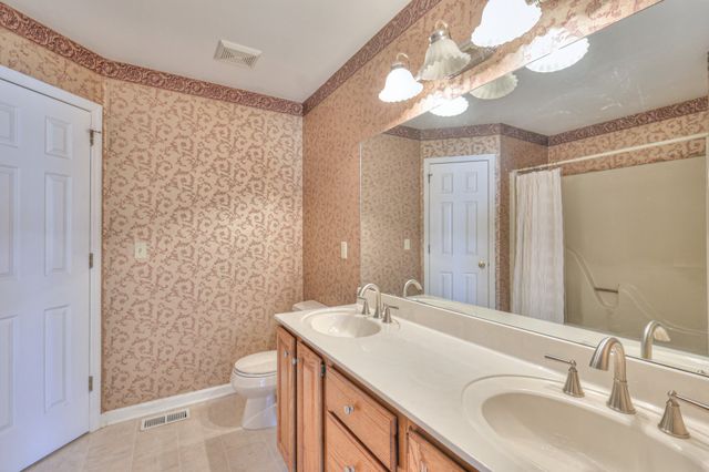 874 Doak Rd, Manchester, TN 37355