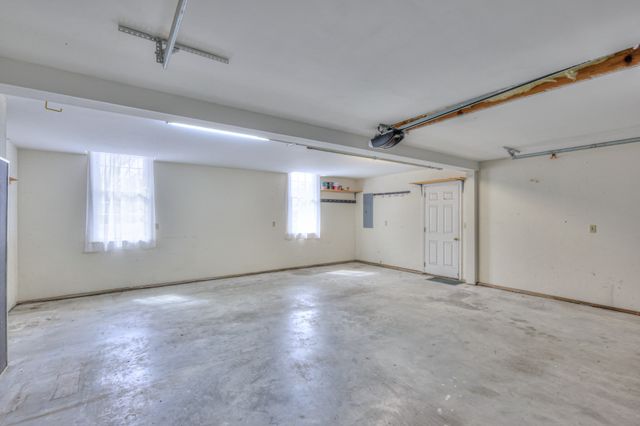 874 Doak Rd, Manchester, TN 37355