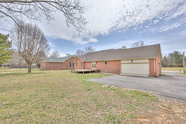 874 Doak Rd, Manchester, TN 37355