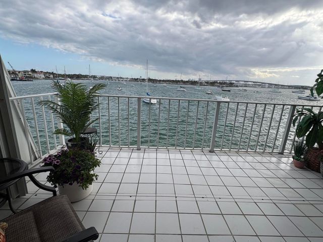 1051 Sugar Sands Boulevard 351, Singer Island, FL 33404